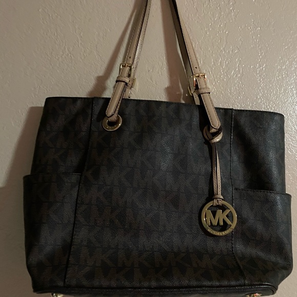 MK tote - Picture 1 of 8